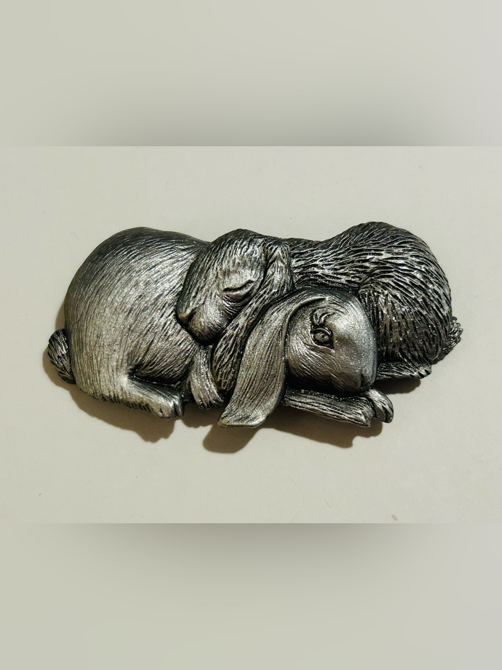 JJ Jonette Jewelry Silver Pewter Brooch Pin Cuddle Bunnies Snuggling Rabbits